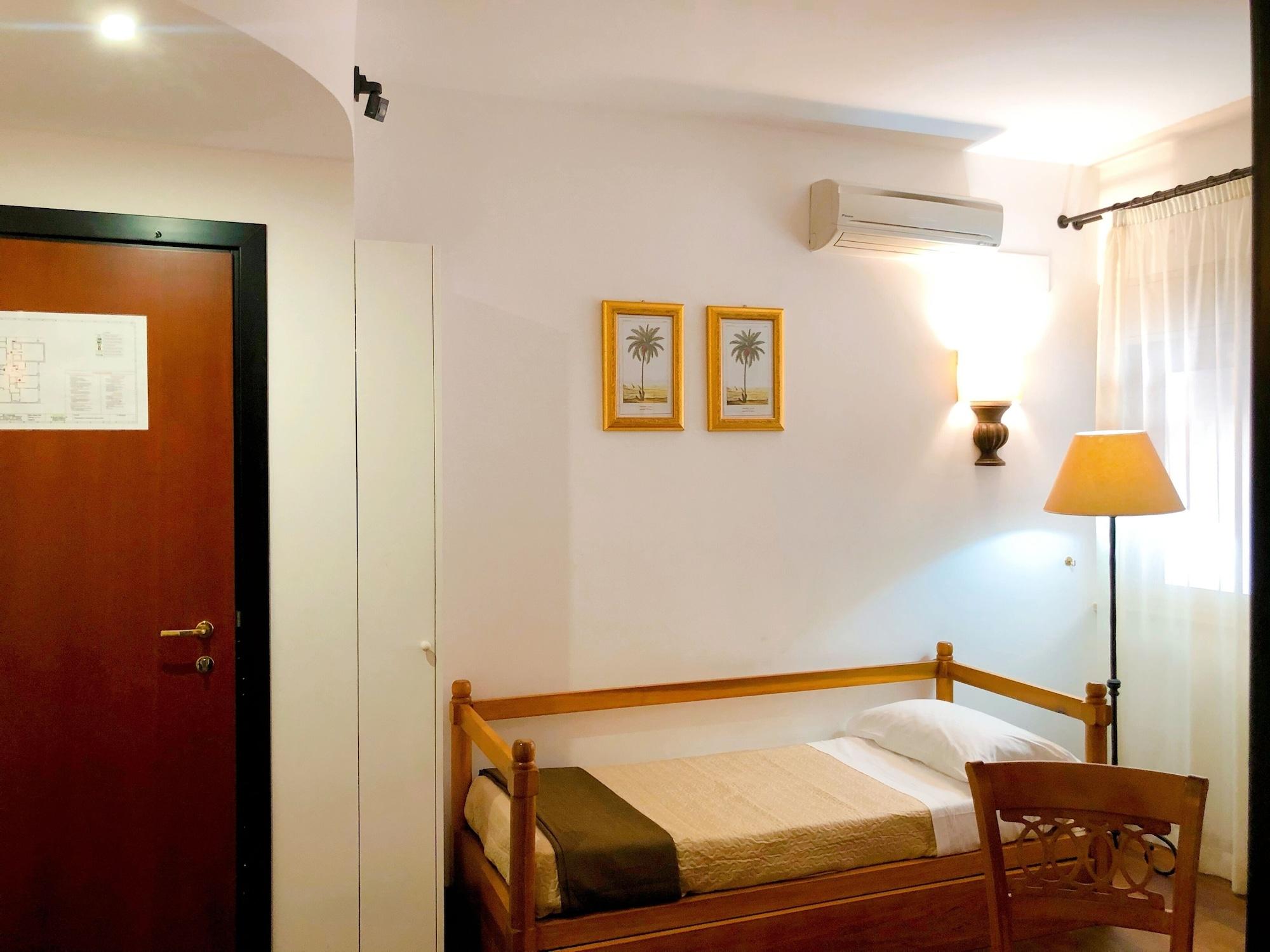 Hotel Florio Opera Palermo Central ภายนอก รูปภาพ