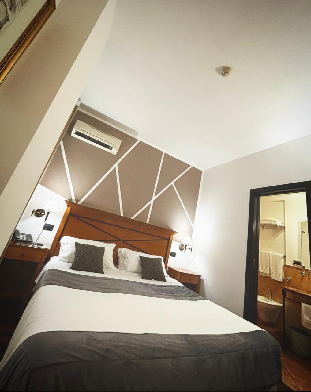 Hotel Florio Opera Palermo Central ภายนอก รูปภาพ