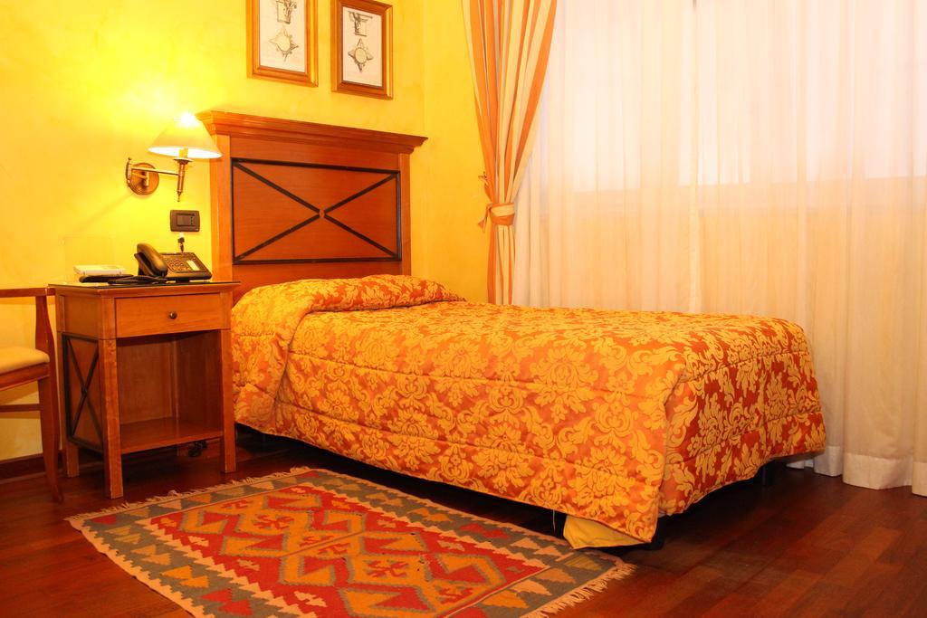 Hotel Florio Opera Palermo Central ภายนอก รูปภาพ